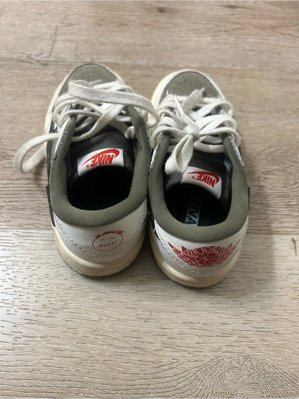 Nike Kids Olive, Cream and Red Low-Top Sneakers